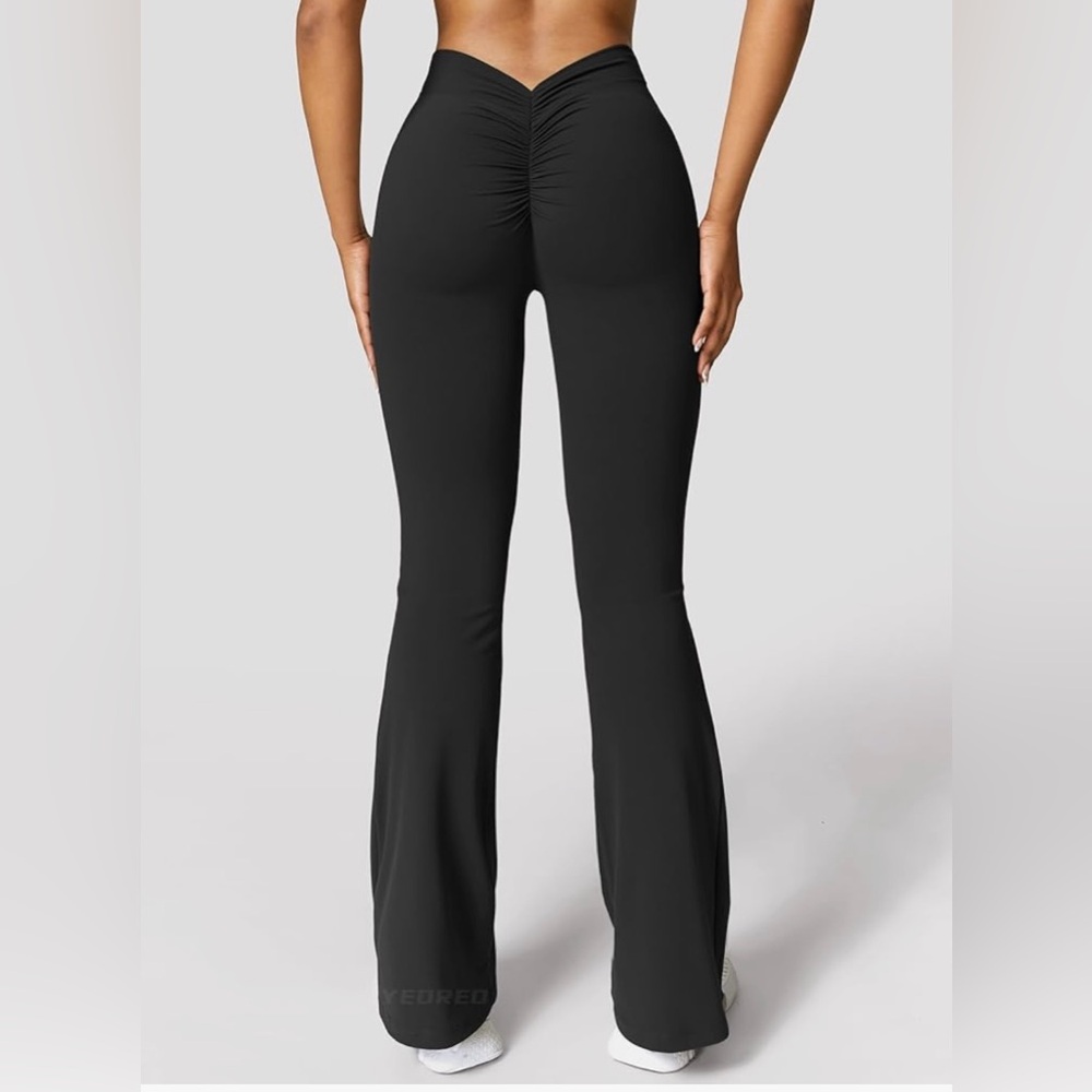 XS/S Back scrunch flare leggings in black! 🍑 FREE WITH PURCHASE (ADD TO BUNDLE!) - Picture 5 of 11